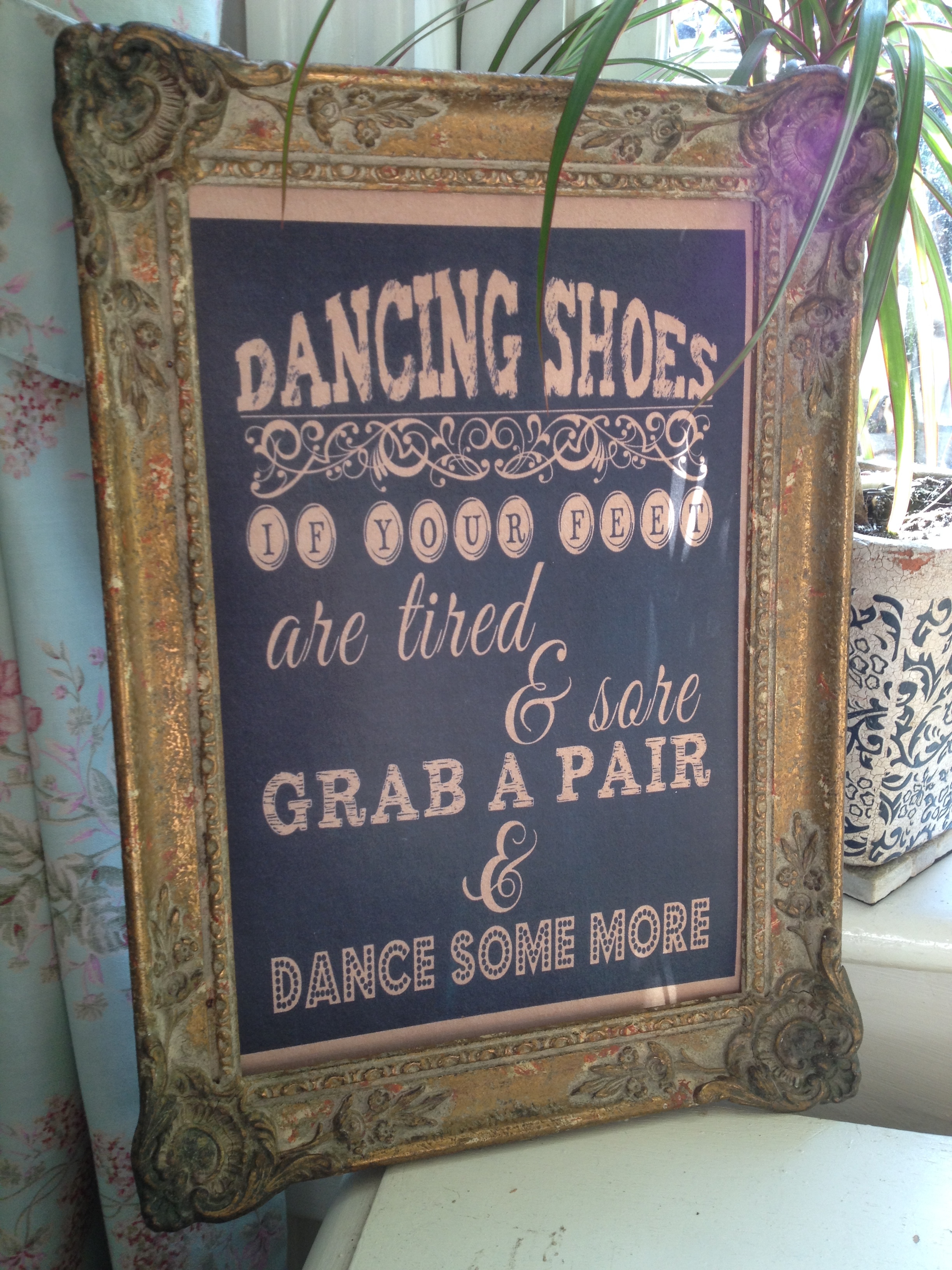 Dancing shoes - sign.JPG