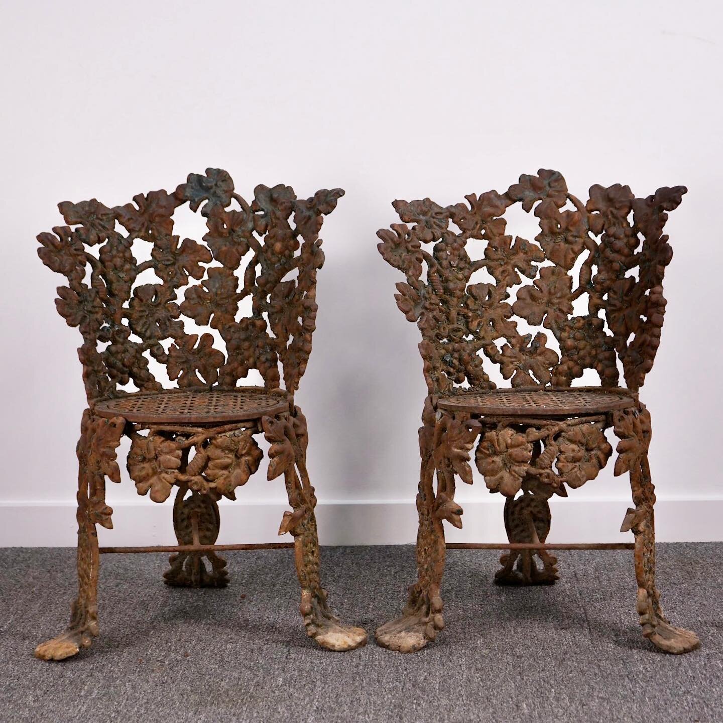 Fabulous pair of antique iron garden chairs!
Marked Hinderers Iron Works New Orleans LA.
Sale closes Saturday March 18, beginning at noon eastern. Join us!
Link in bio.