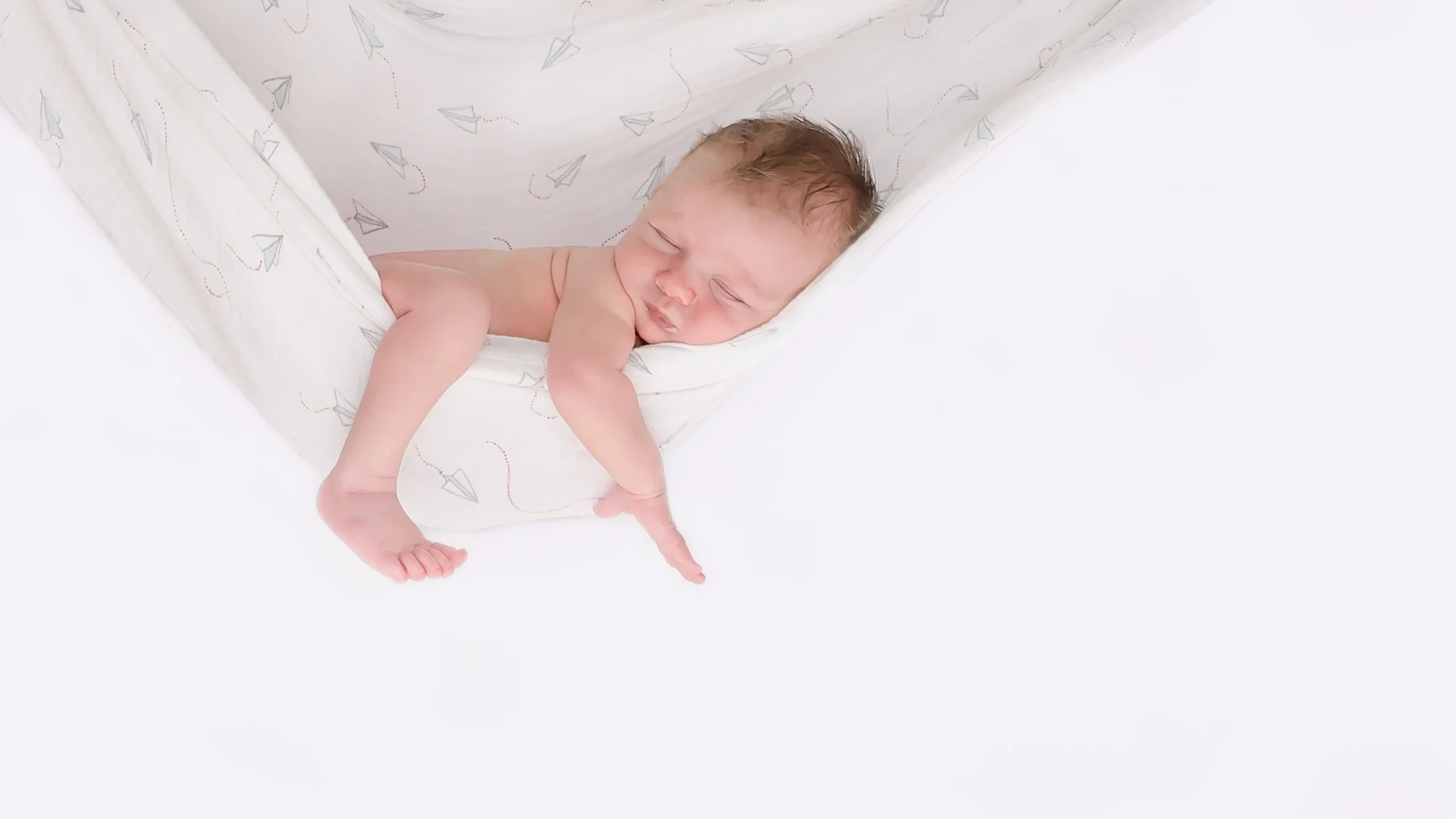 Liam_draping baby_0177HR_light_WS16x9.jpg