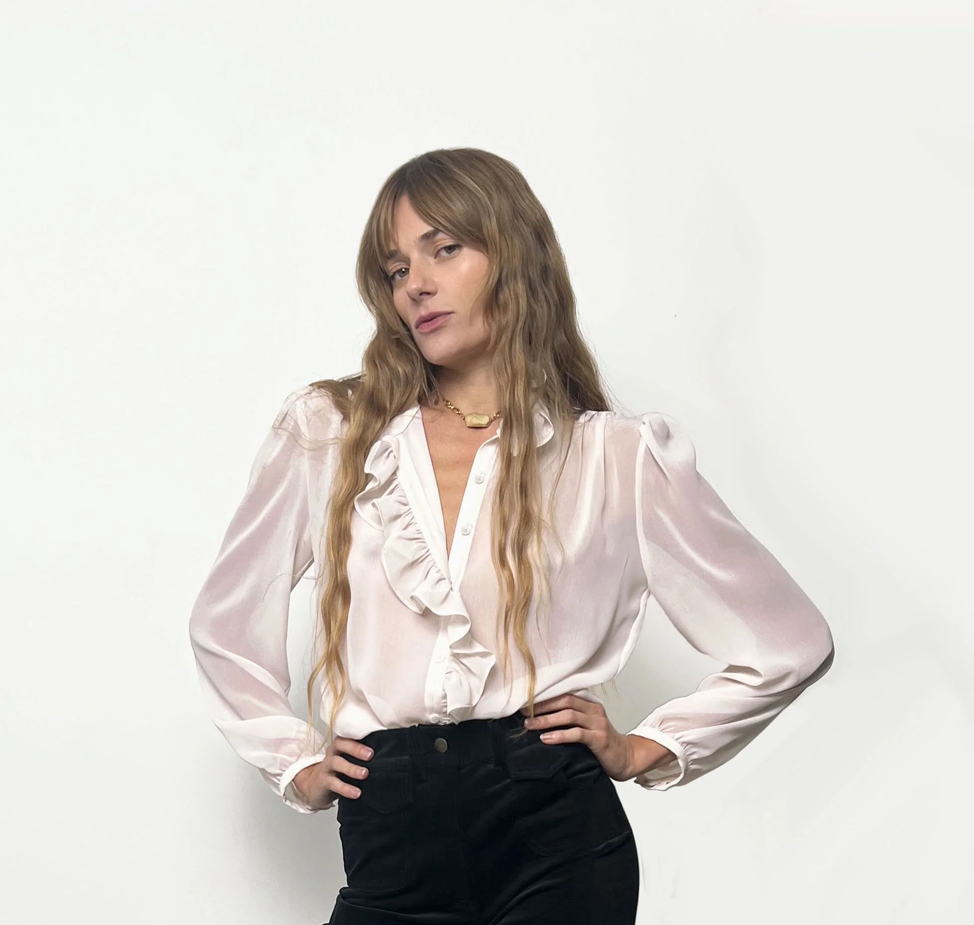 Focus blouse ouverte boutons .jpg