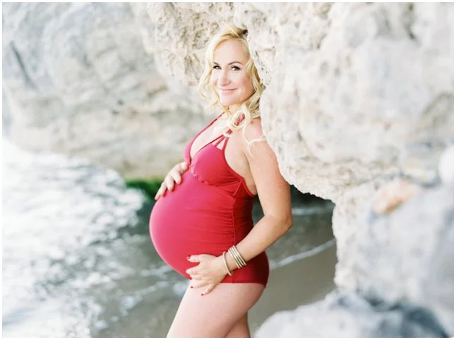 Beach pregnancy session Barcelona