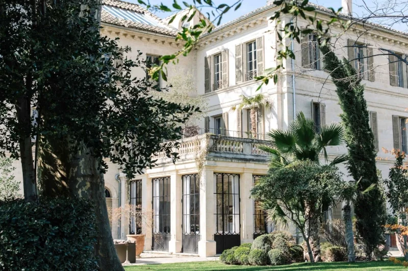la_divine_comedie-exterior-france-cnt-1may18.jpg