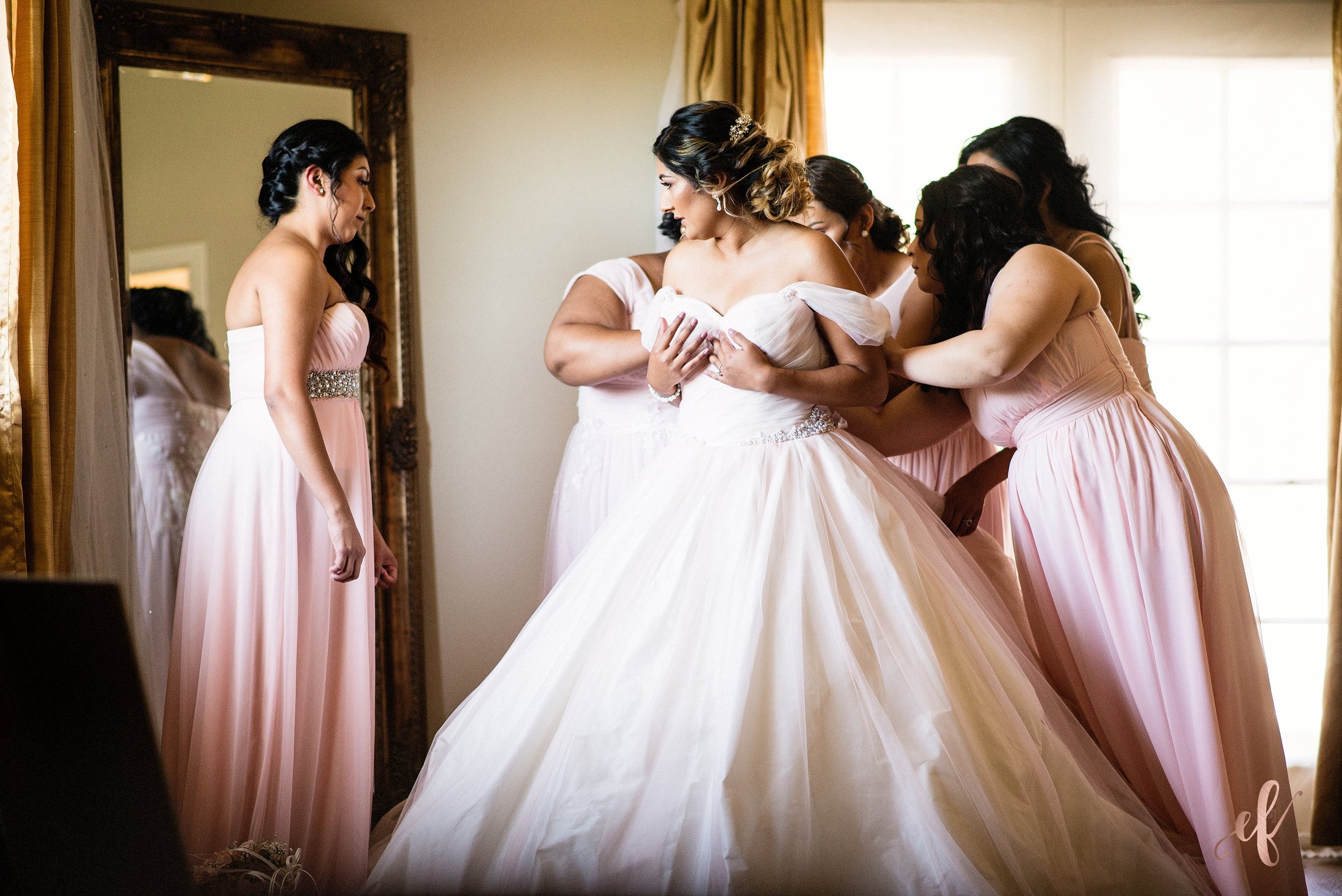 San Diego Wedding Photographer | Temecula Coach House | bridal prep