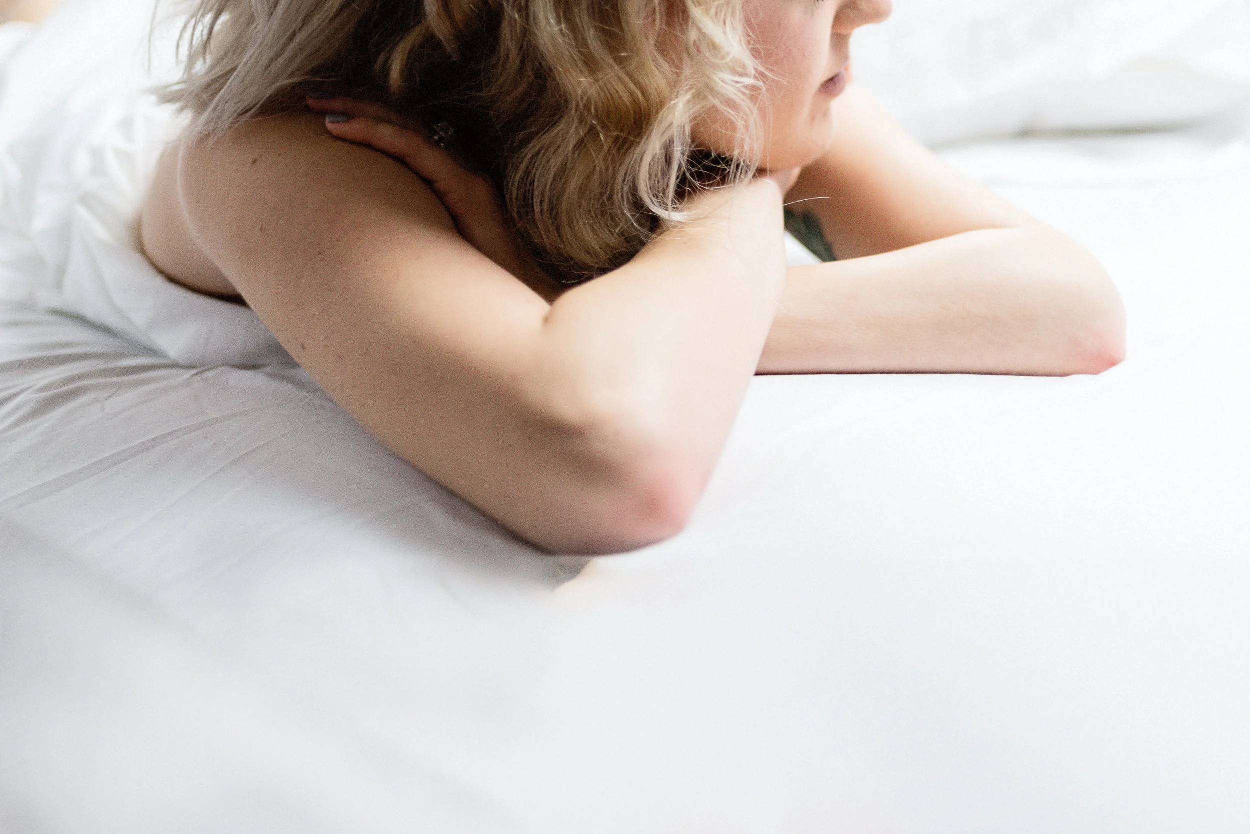 Budoir | White Sheet | Ernie & Fiona Photography