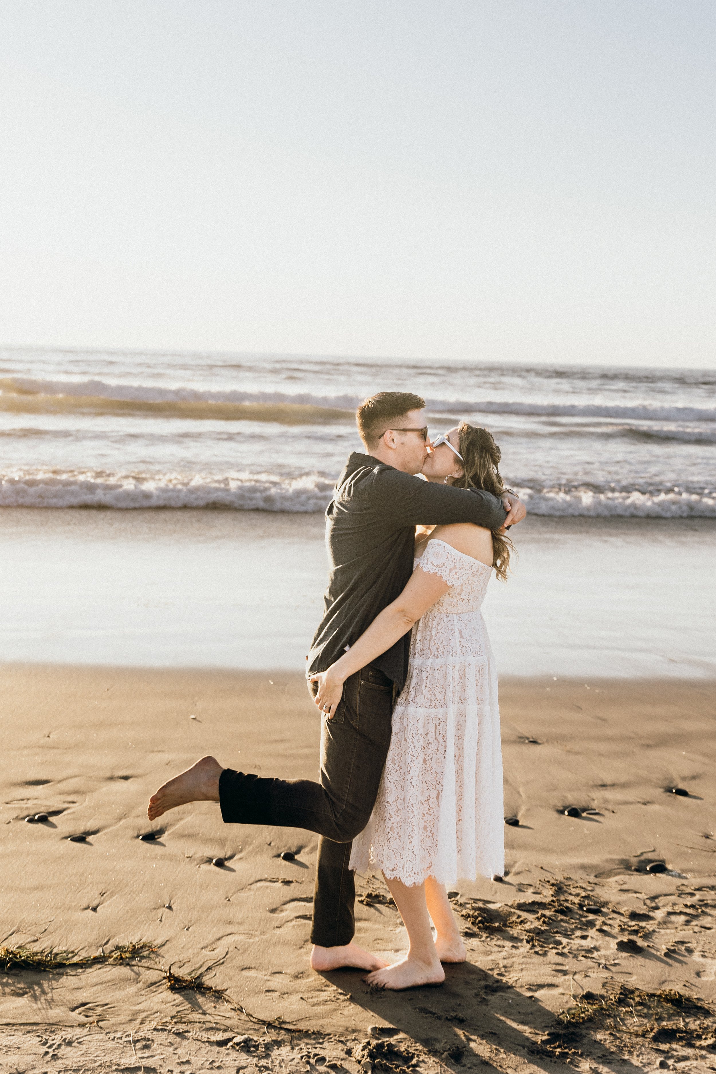  If you're looking for a casual, fun way to capture your love, Sunset Cliffs is the perfect spot! These cliffs provide a stunning backdrop for your engagement photos. Plus, who doesn't love spending time outdoors? If you're looking for something uniq