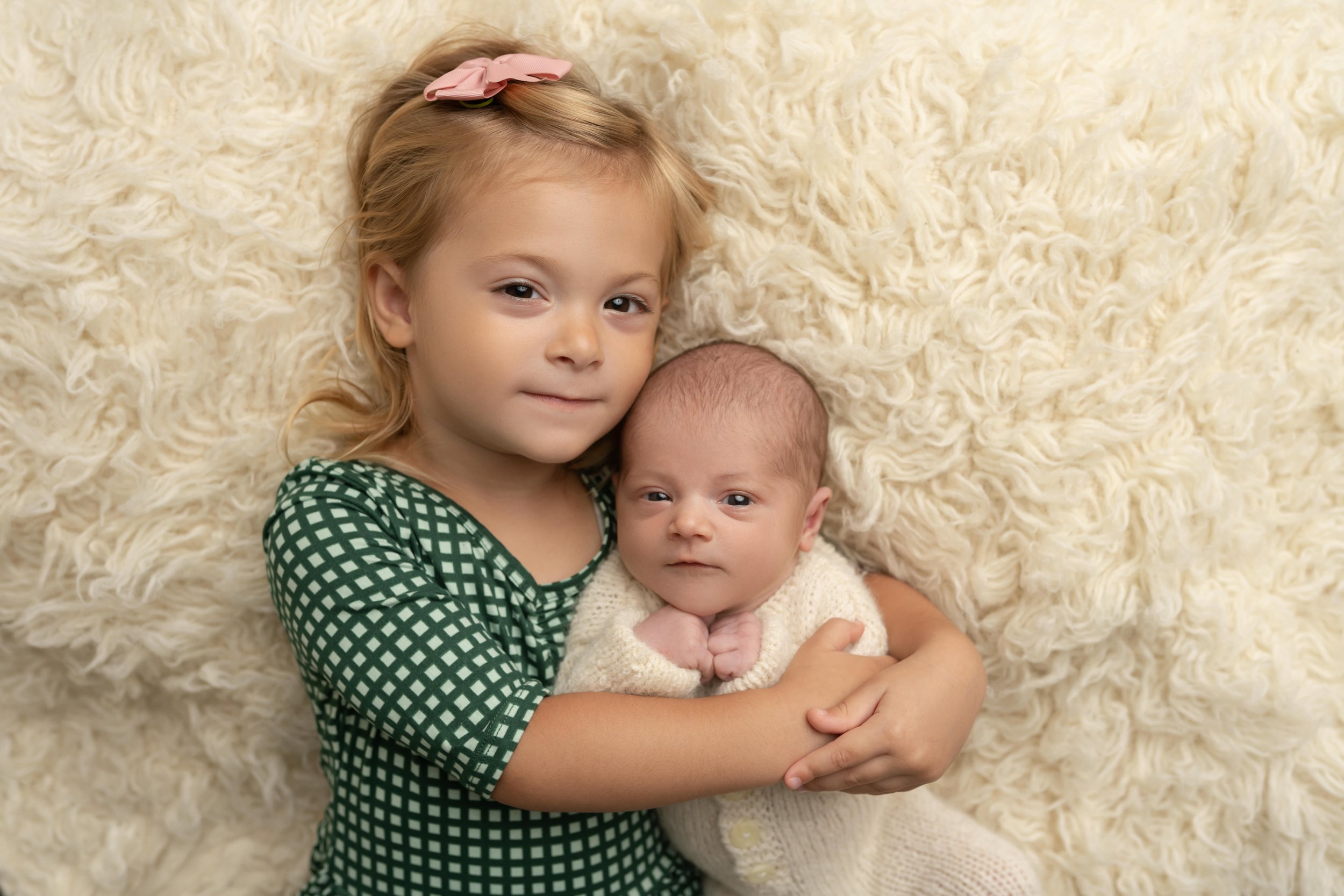 Sister-newborn-boca-photographer.jpg