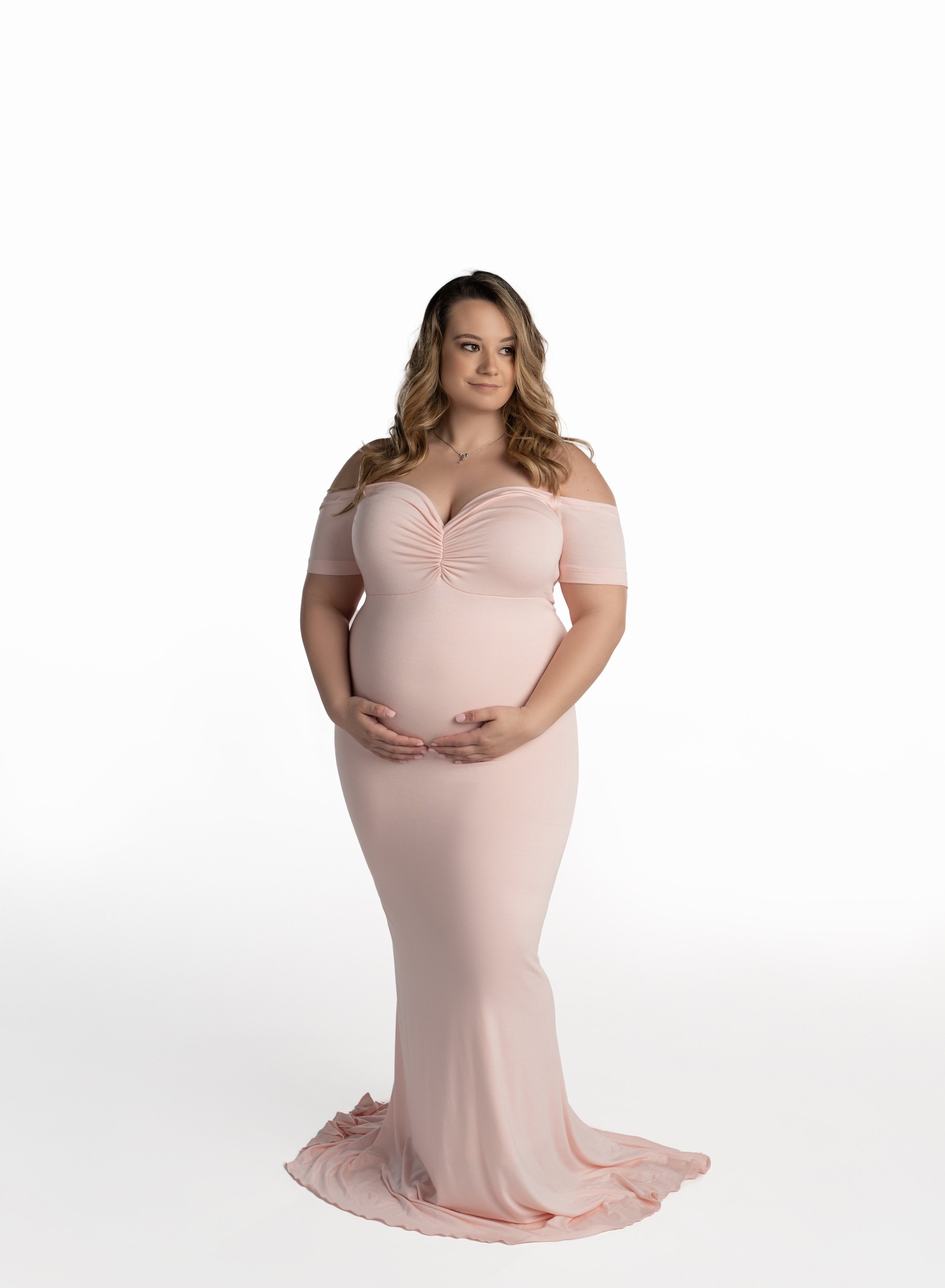 backlit-mom-in-pink-maternity-portraits-