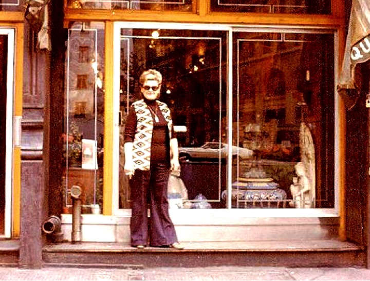 Phyllis in front of Rudi's new store
