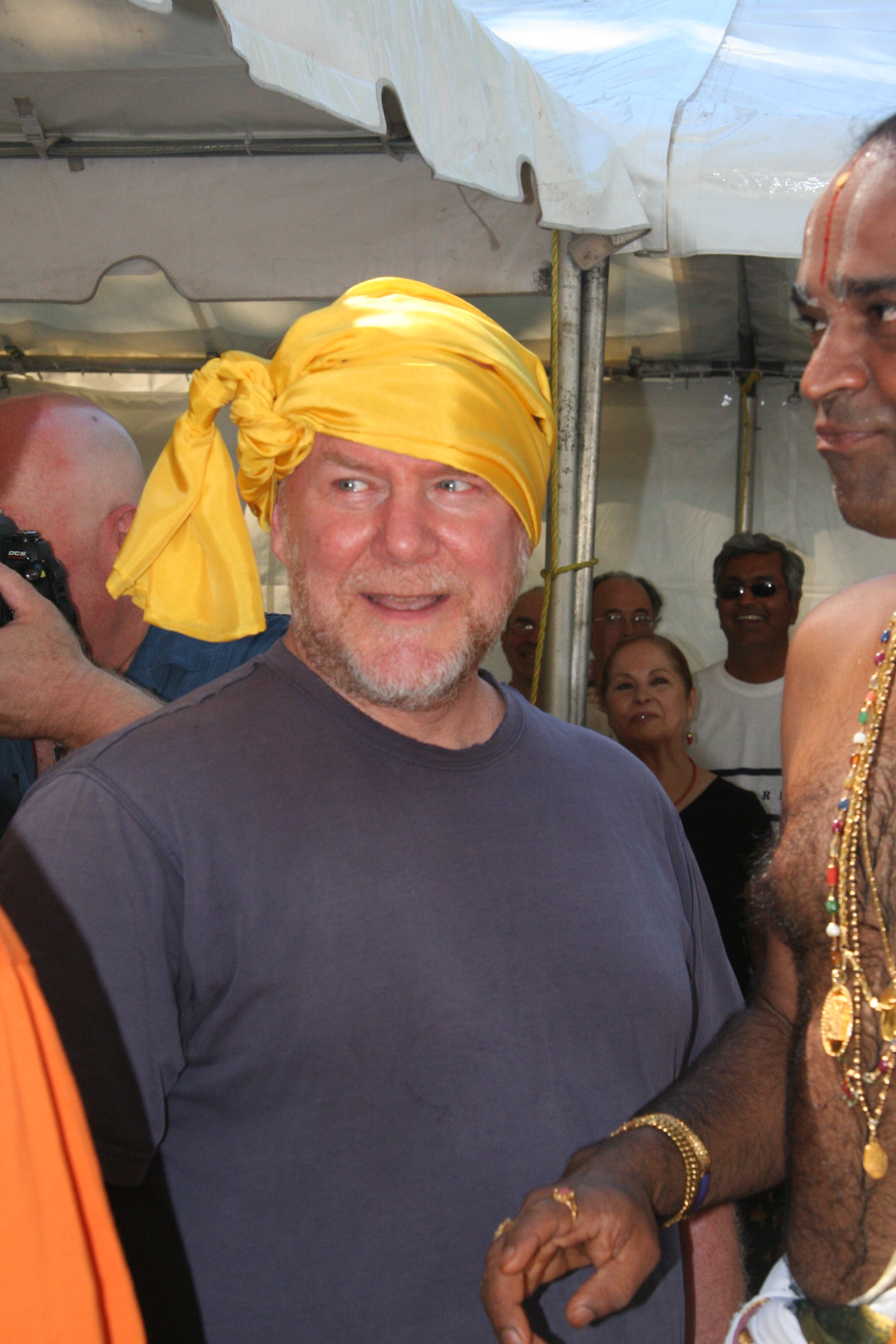 Tom Fabrizio in 2006 at the pranapatistha ceremony for the Rudi statue.