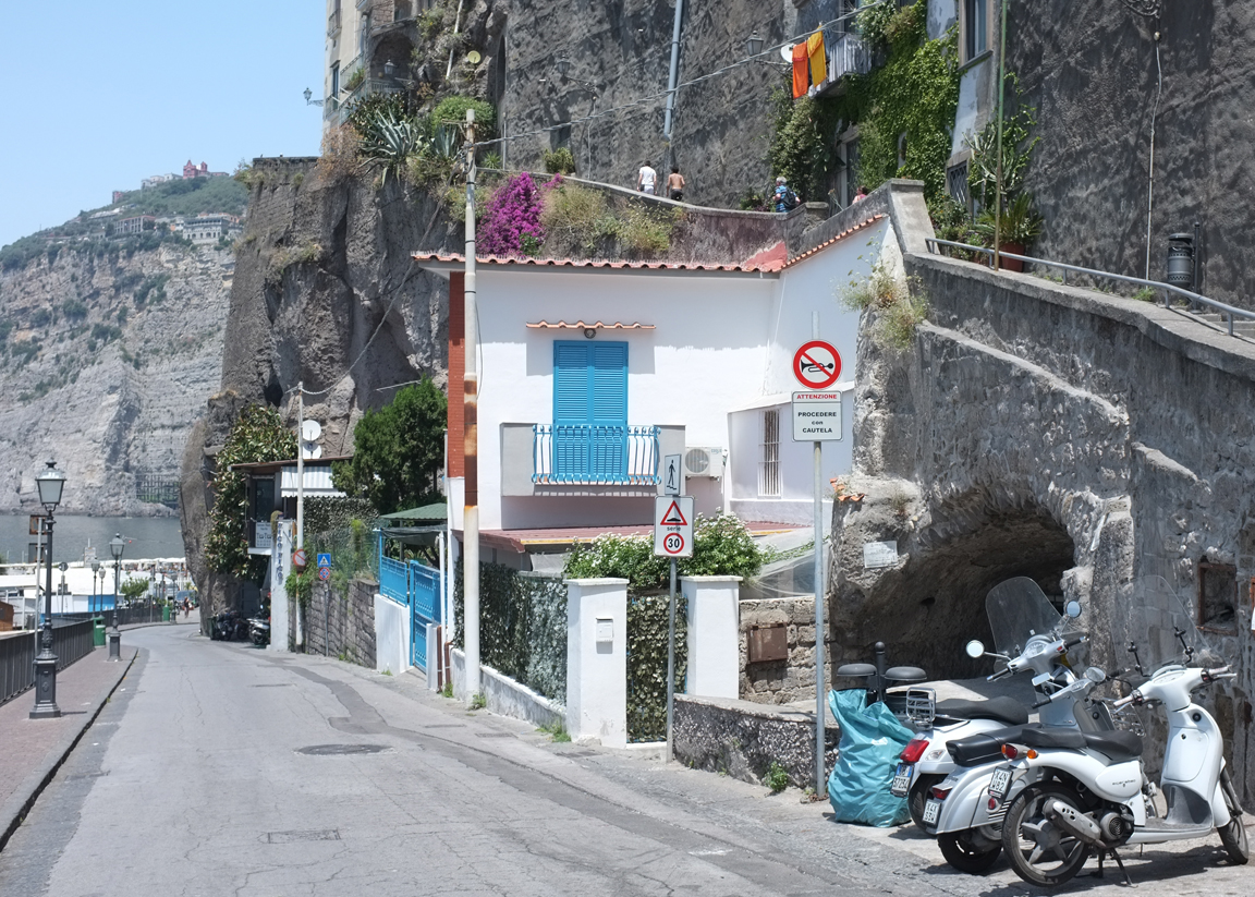 VISIT META . SORRENTO . ITALY