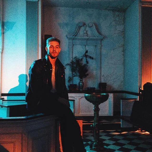 Frans Dam on the church set, post-lighting 