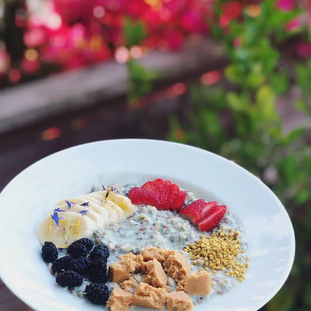 This beautiful bowl was so delicious on a warm Spring morning and I felt so content after eating it. I added banana, local mulberries, strawberries, bee pollen and a perfect bar. What would have been delicious on top was granola butter or a nut butt…