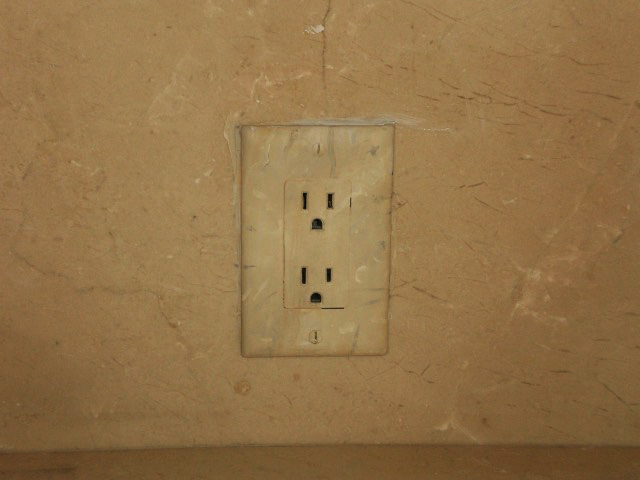 outlet6.jpg