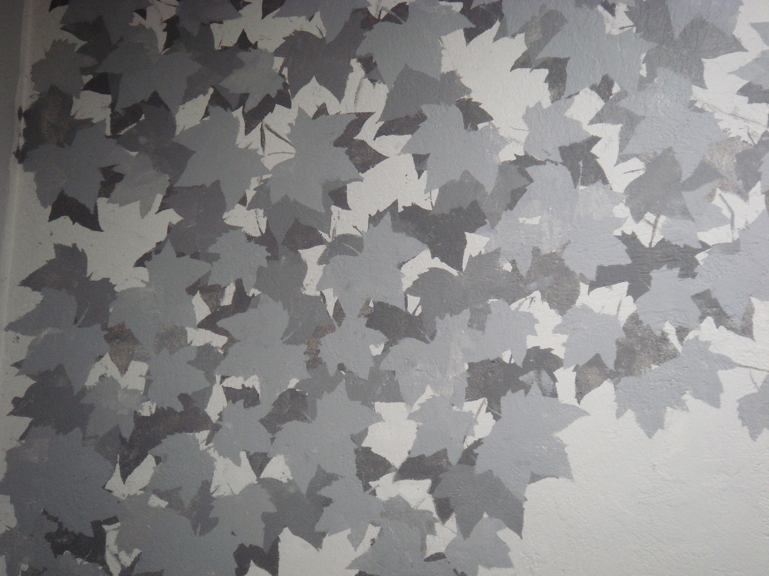  Hand painted leaves add dimension to a room.&nbsp;    