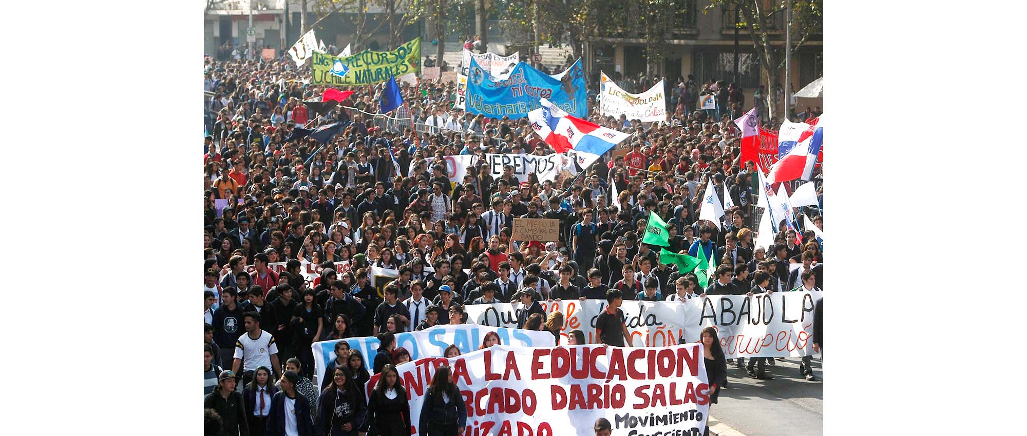 568769_estudiantes_universitarios_chile-1.jpg