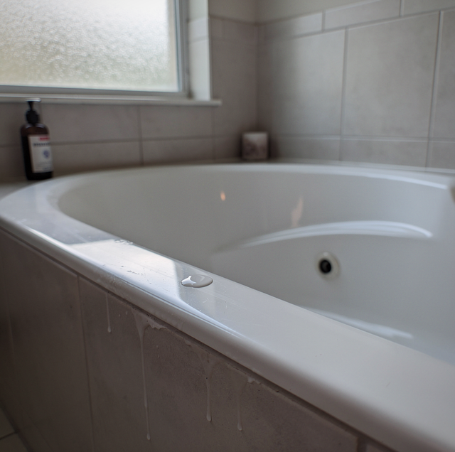 Acrylic vs Porcelain vs Fiberglass and 3 Tub Finishes