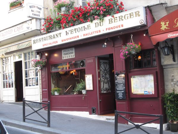 My favorite restaurant on the Left Bank: Restaurant L'Etoile du Berger (roughly translated as the Shepherd's Star Restaurant). I did, indeed, come back here for the fondue after I returned from Dresden.