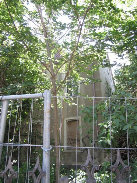 The still dilapidated villa next to my friend's apartment building in Neustadt, Dresden, Germany. My friend's building used to look like this a few years before.