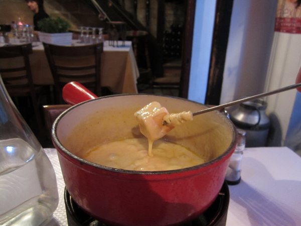 As soon as I got back to Paris, I headed back to the Restaurant L'Etoile du Berger (Shepherd's Star) and had the specialty of the house: fondue. May 2011.