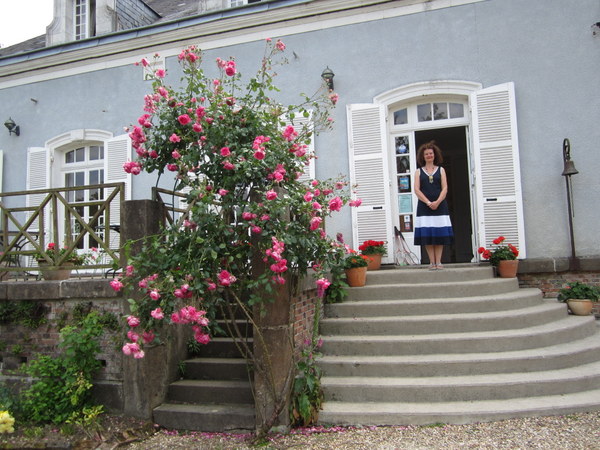 Rachael, the proprietor of Hôtel Les Grande Chenes, greeted me upon my arrival there after a beautiful drive up a lane surrounded by oak trees. Saint Fargeau, France. June 2011.
