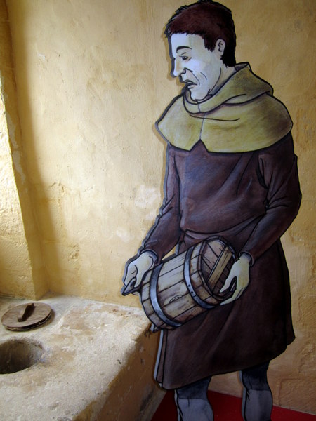 I imagine this is my antagonist, Maël, having to do his duty and clean the loo after he found his coat hanging there. Medieval folk thought that the uric acid protected clothing from vermin. That's why the privy was called a guarderobe or wardrobe...