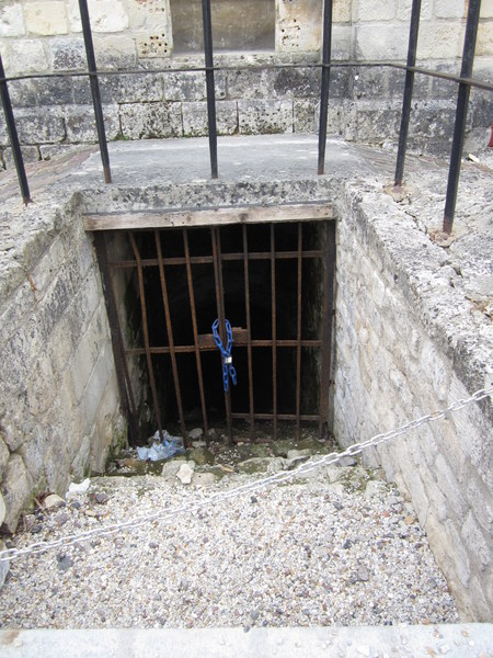 Did the the Exchequer of Normandy house a jail in the basement?