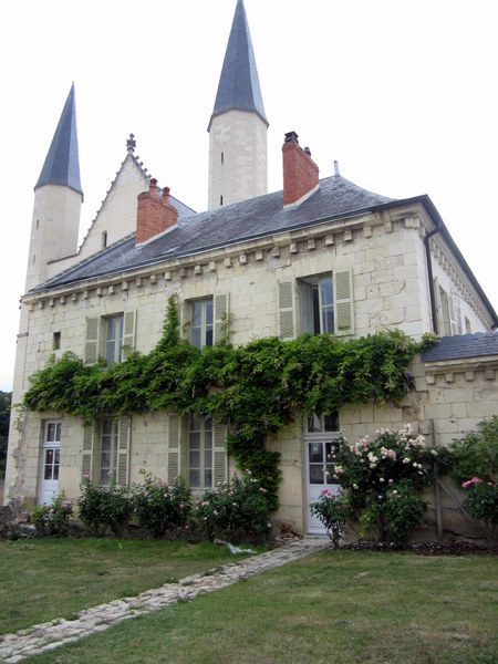 This quaint little cottage is actually an entryway to the abbey and part of the church building. Looks like it could have been the living quarters of a caretaker or, perhaps in earlier times, the home of the abbess or church reverend.