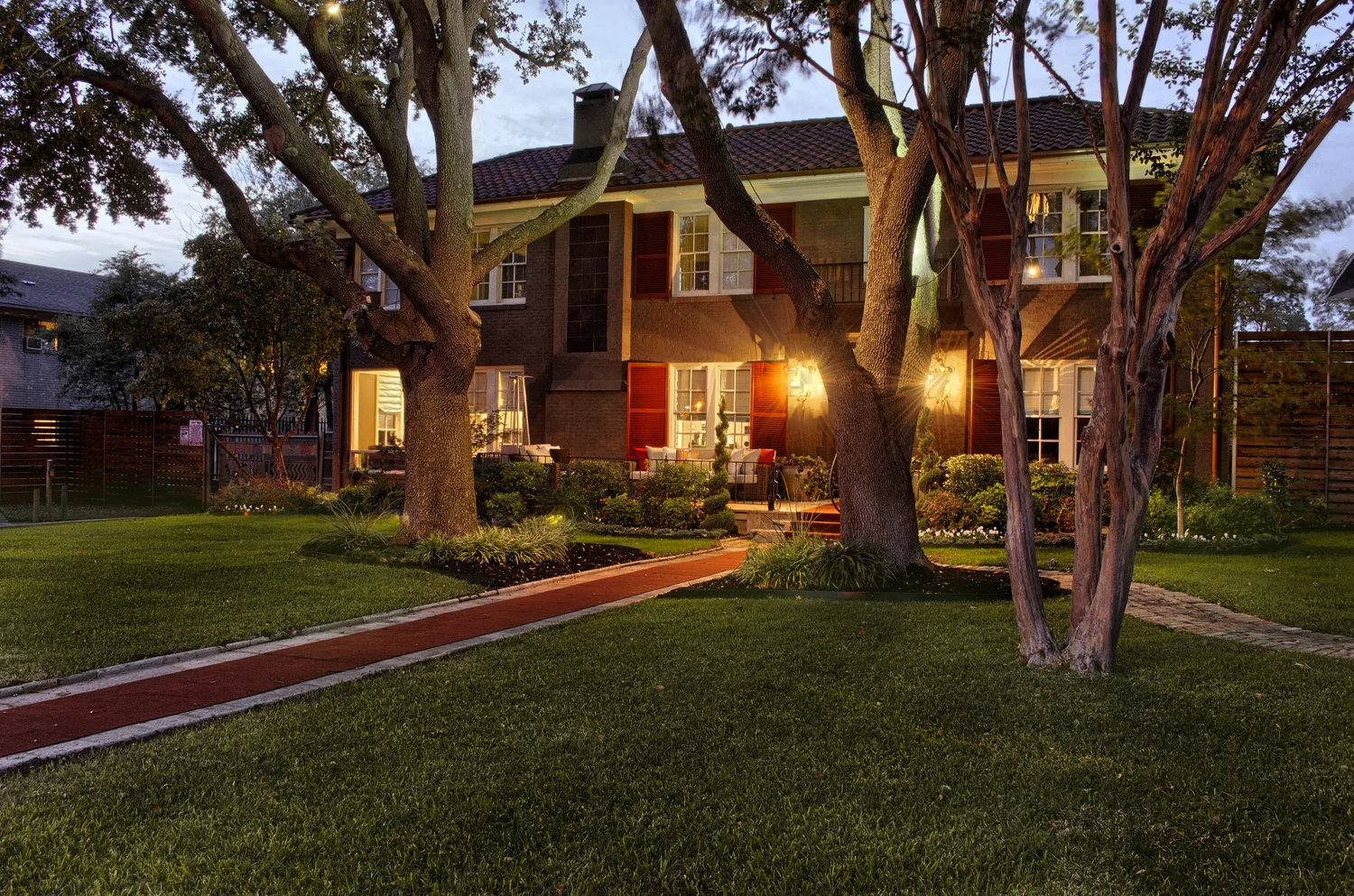 47-5923+(the+manor)02-03+Facade+Night.jpg