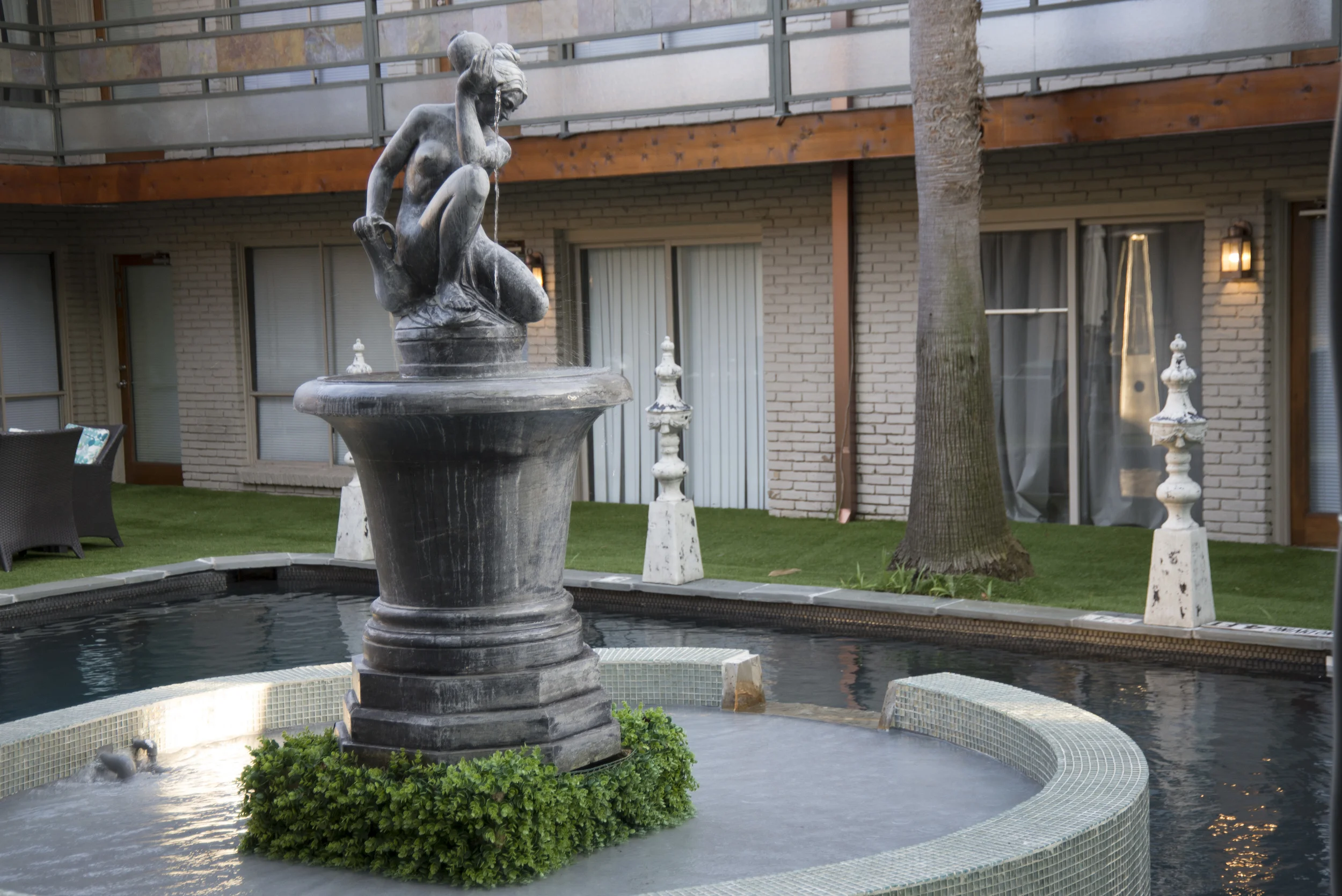 WATER FEATURE 5808 VILLA 2.jpg