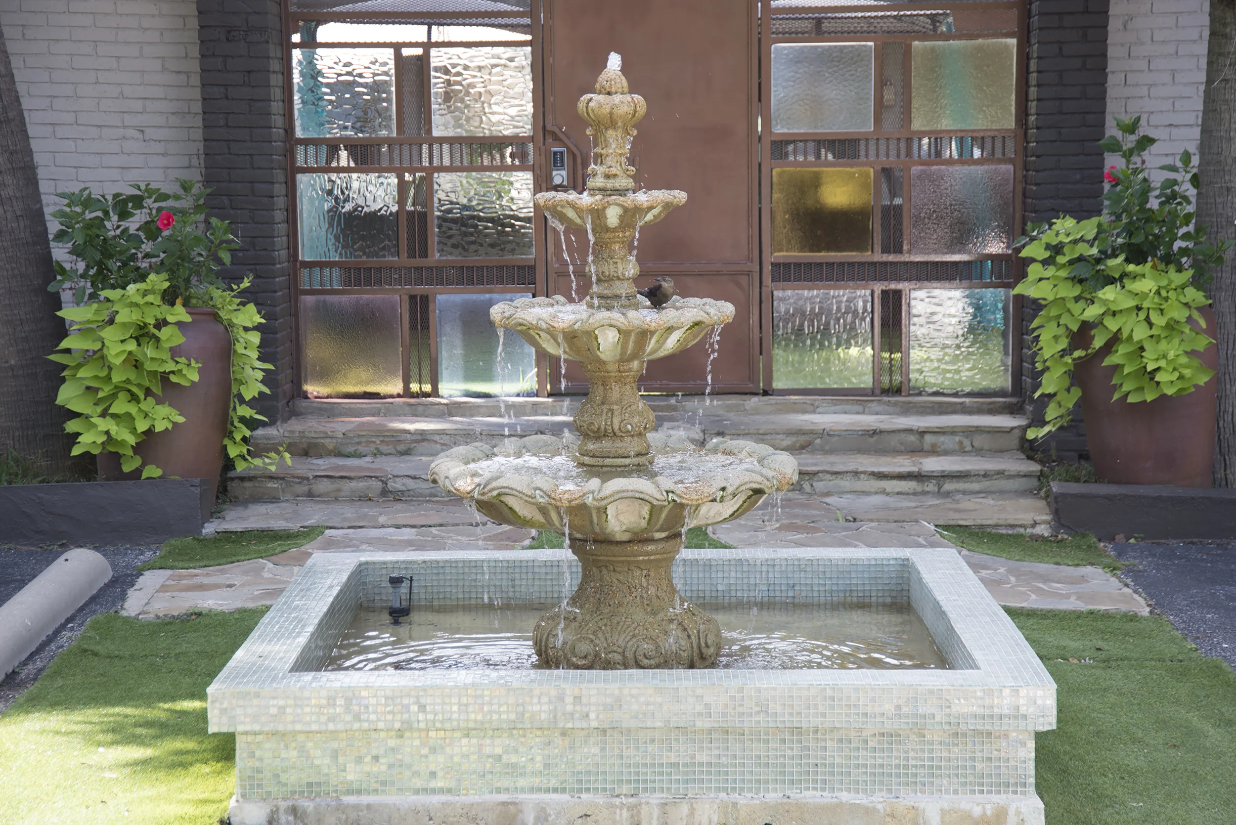 WATER FEATURE 5808 VILLA 1.jpg