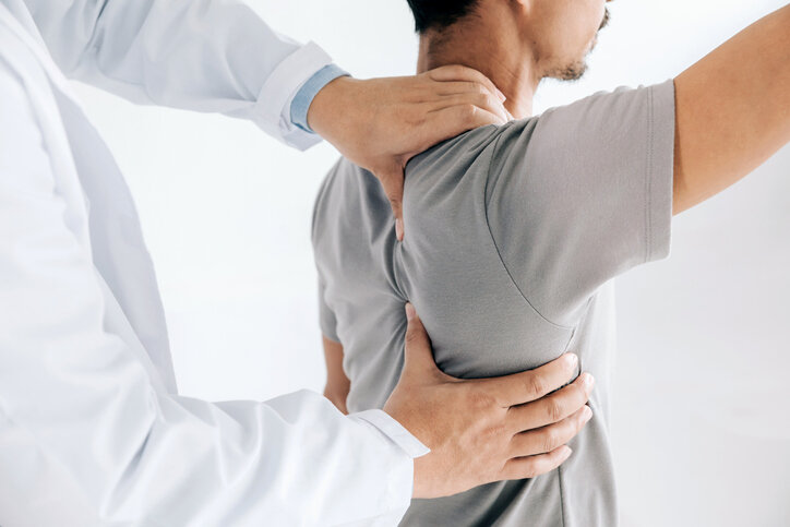 Chiropractic Adjustment for Shoulder Impingement Boulder - Chiropractor for  Shoulder Pain