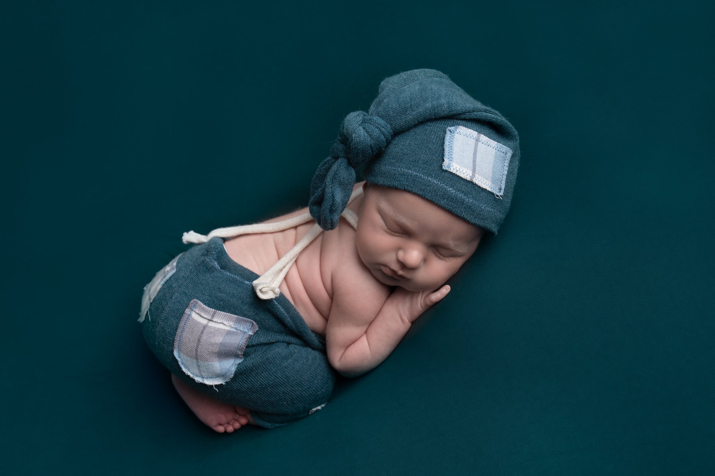 newborn-photography-children-baby-milton keynes-cake-smash-maternity-photographer-first-birthday-pregnancy-photoshoot-buckinghamshire-family-Christmas-MK-Buckingham-Aylesbury-Bedford-Northampton-675.jpg