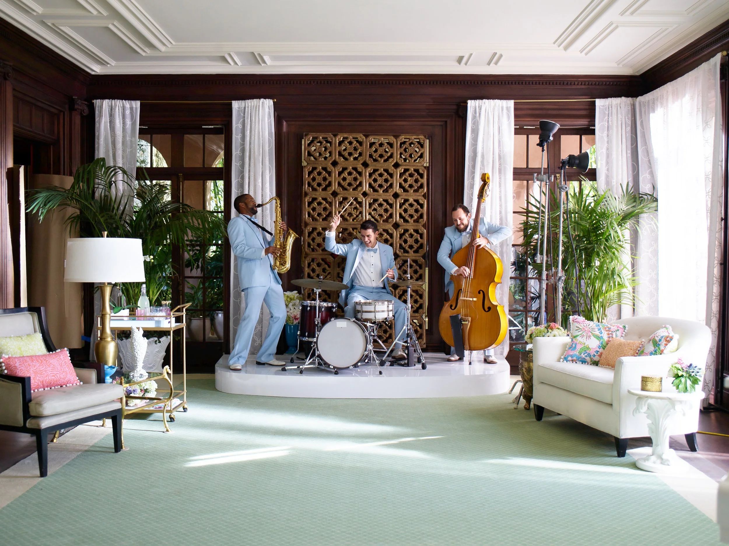 Lilly_Grand_Salon_Band_0022.jpg