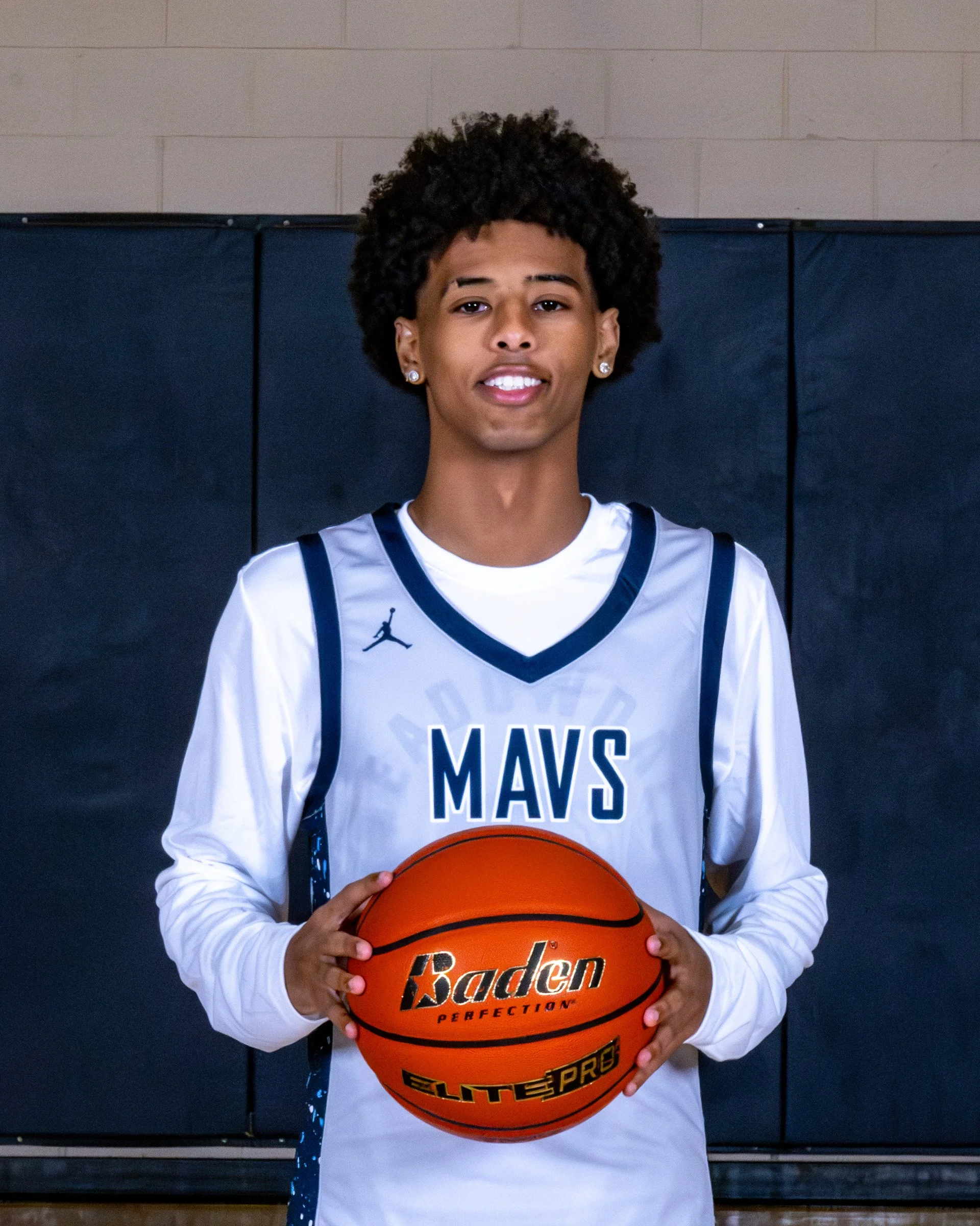 0 UNAEAL YONI MINASSIE.jpg