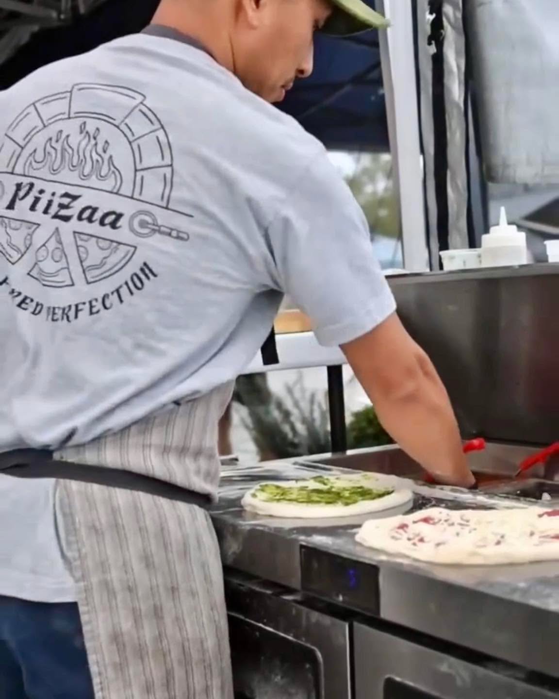 Kicking off the weekend at HopSaint at the Ditch Taproom is @piizaasb popping-up with wood fire pizzas. Our customers are loving it!  We&rsquo;re so glad to have them as collaborators featuring smoked meat additions by HopSaint on their pizzas. 
3-7p