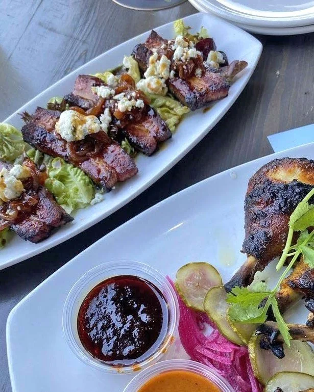 A cluster of sweet, savory, briny brilliance. HopSaint's Bacon Belly Bites. 💥
... and Smoked Jidori Chicken Drumettes #jointhsainthood
🍗 Brewpub, 5160 W 190th St

#hopsaint #hopsaintbrewery #torrance #brewpub #independentbeer .
#baconlover #baconat
