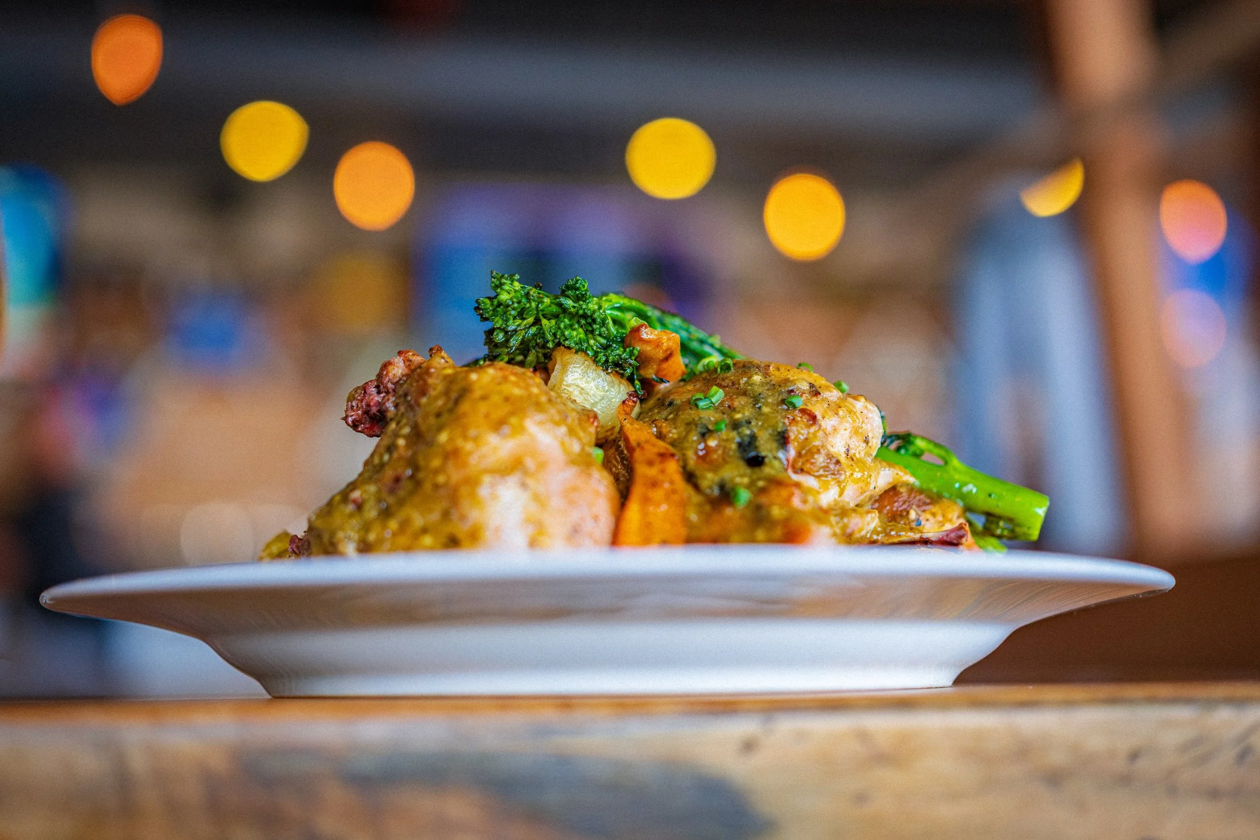 Every Thursday, we have a different food special at 𝐓𝐡𝐞 𝐏𝐮𝐛.

Sometimes it&rsquo;s a fan favorite. Sometimes it&rsquo;s a new creation. But every time, it&rsquo;s sourced fresh from the Farmer&rsquo;s Market by Steve the day before. And every t