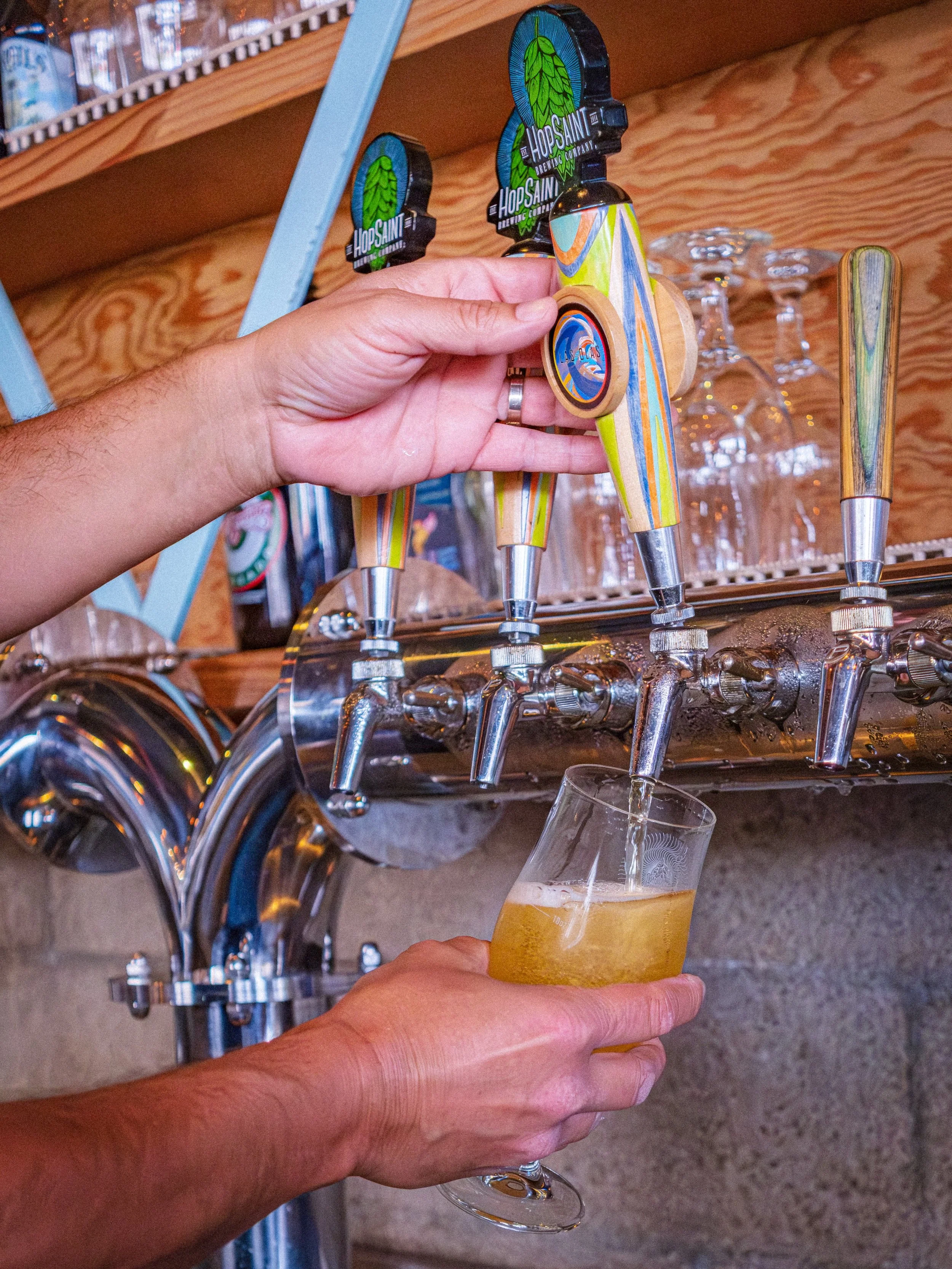 Fresh Mexican Lager AND Mexican Street Corn? ❤️🌽 ❤️

Today we tapped a fresh batch of 𝐋𝐚𝐬 𝐎𝐥𝐚𝐬, our Mexican-style Lager. 𝐋𝐚𝐬 𝐎𝐥𝐚𝐬 is a 4.7% crusher that&rsquo;s light and crispy and has just enough corn in the malt bill for a bit of ex