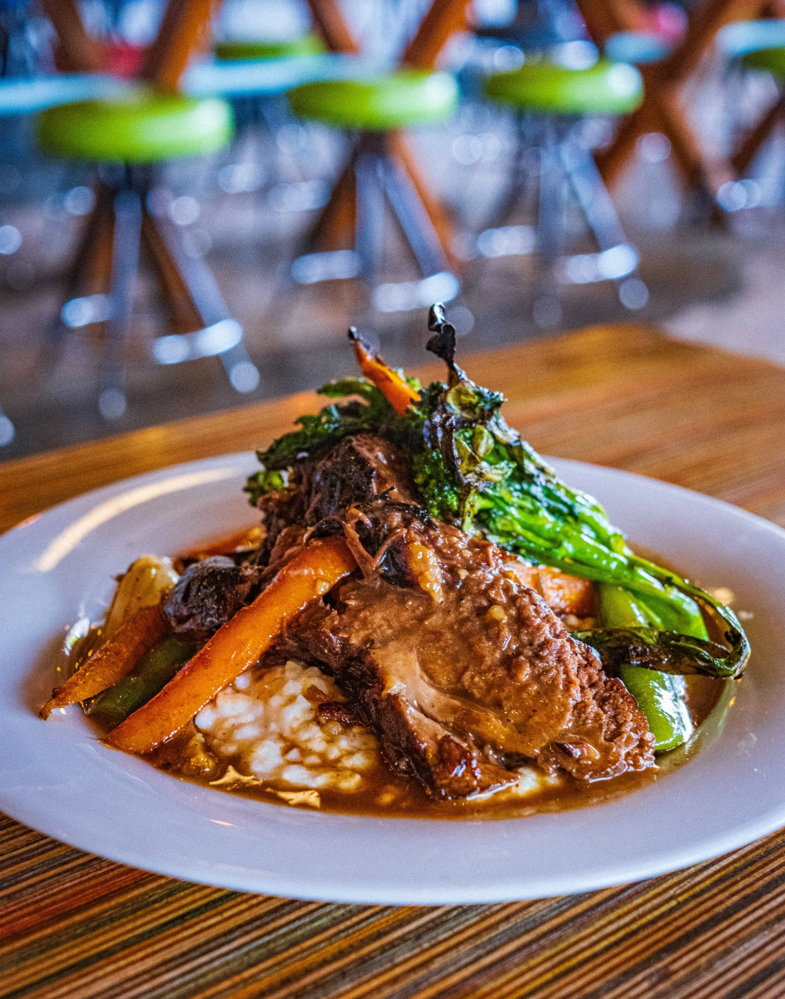The Short Rib special is back 🤤

Beginning at 𝐓𝐡𝐞 𝐏𝐮𝐛 today, we&rsquo;re bringing back The Short Rib; a braised short rib in venetian red wine reduction served with broccolini, cippolini onions, smashed new potatoes, and market peas. Mouthwate