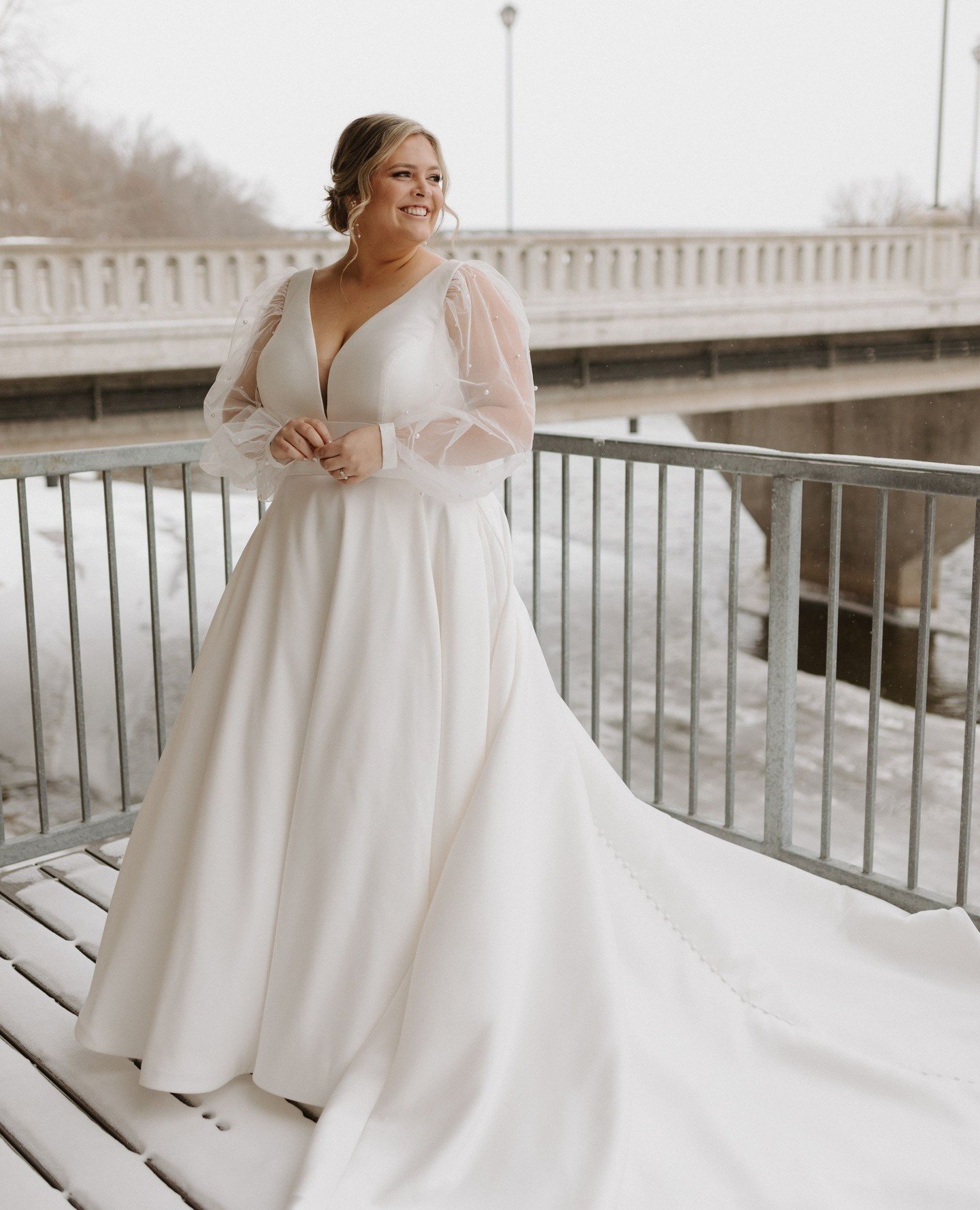 Experience love on the Grand at @riversedgeparis 🩵⁠
⁠
📸: @leahdelinephotography⁠
⁠
#wedding #weddingday #bride #weddingdress #groom #weddingphotography #weddinginspiration #bridetobe #photooftheday #love #instagood #weddingideas #instawedding #wedd