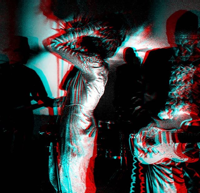 Dark moon nearing
#RudeMechanicals
2015
#avantgarde #music
#postpunk
#darkcabaret
#psychocabaret
#performance