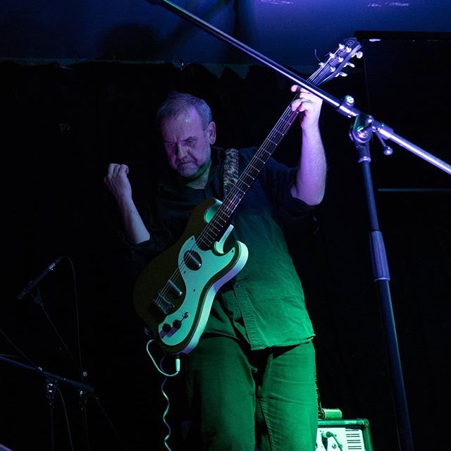 Hell yes! It's Friday!
#DrCos
#postpunk
#darkcabaret
#psychocabaret
#avantgarde #music . 🖤 #RudeMechanicals