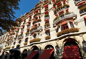 Dorchester Collection Diamond Club Dorchester Collection extras: Upgrade at booking Free daily full breakfast for two $100 off final bill for room charge Free internet access No walk policy in sold out situations