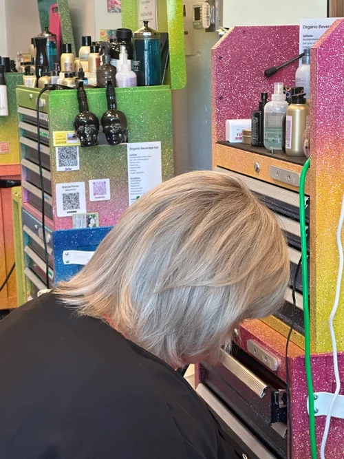 Neighborhood Salon, hair salon in Echo Park Avenue, photo 3 of 4