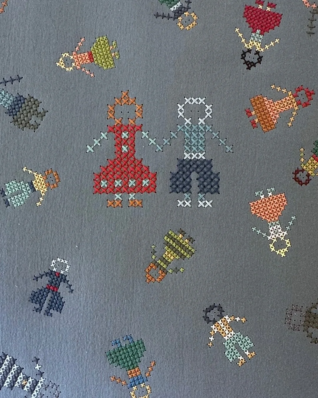 Meet Anna Gustafson. Swipe for the story stitched into &ldquo;Too Much&hellip; Never Enough.&rdquo; @annagustafson1

#saltspringartists #textileart #canadianartist #contemporarycanadianart