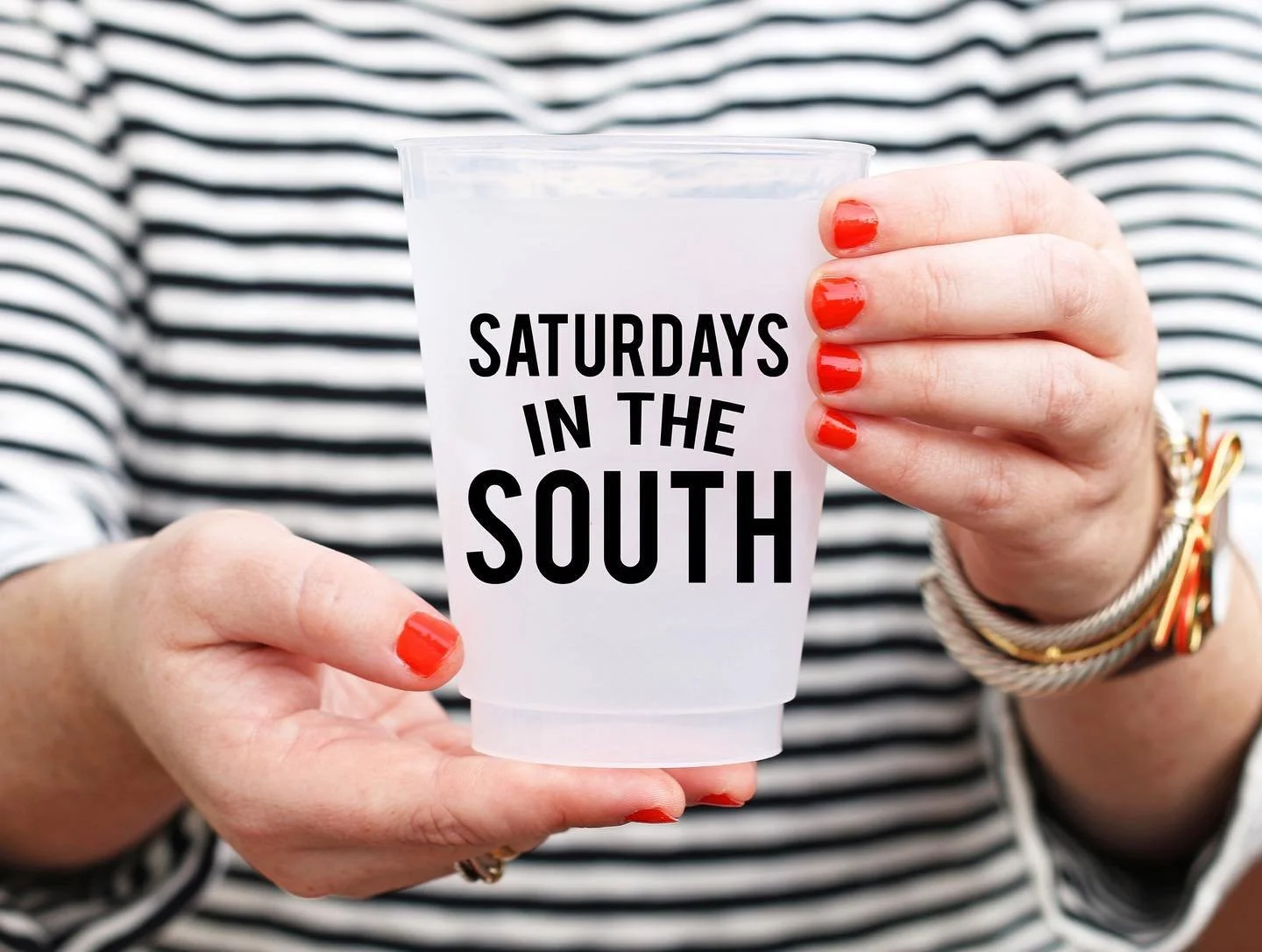 Rumor has it that football is BACK! 🏈 Make sure you&rsquo;re cheering your team on in style with a set of our Saturday&rsquo;s in the South cups! These dishwasher safe cups are perfect for game day cocktails and tailgate parties. (Cups are sold in s