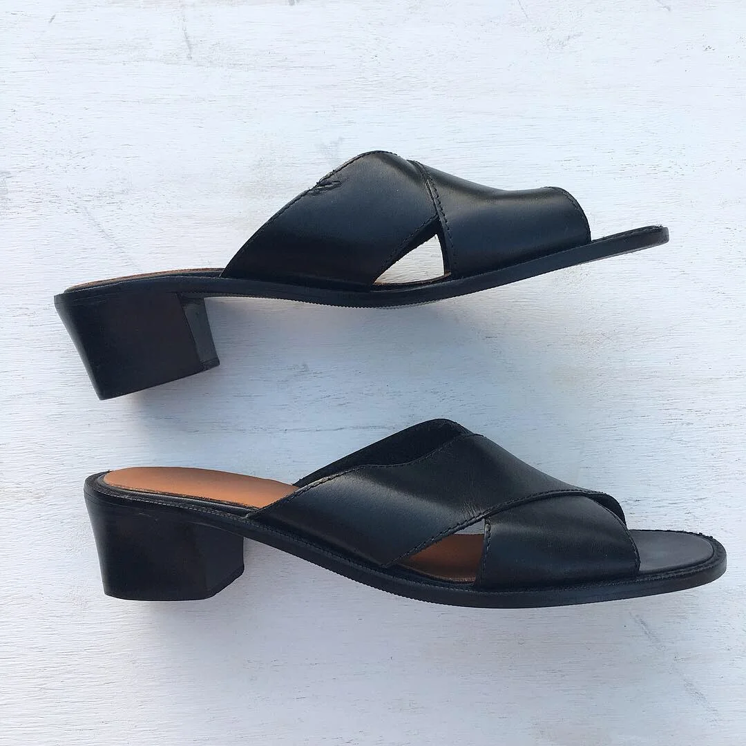 etienne aigner mules