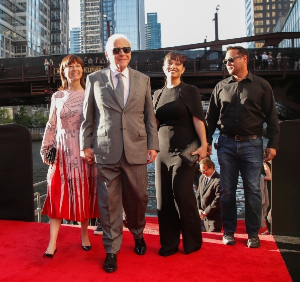 Anthony Hopkins showing up with his wife and entourage.