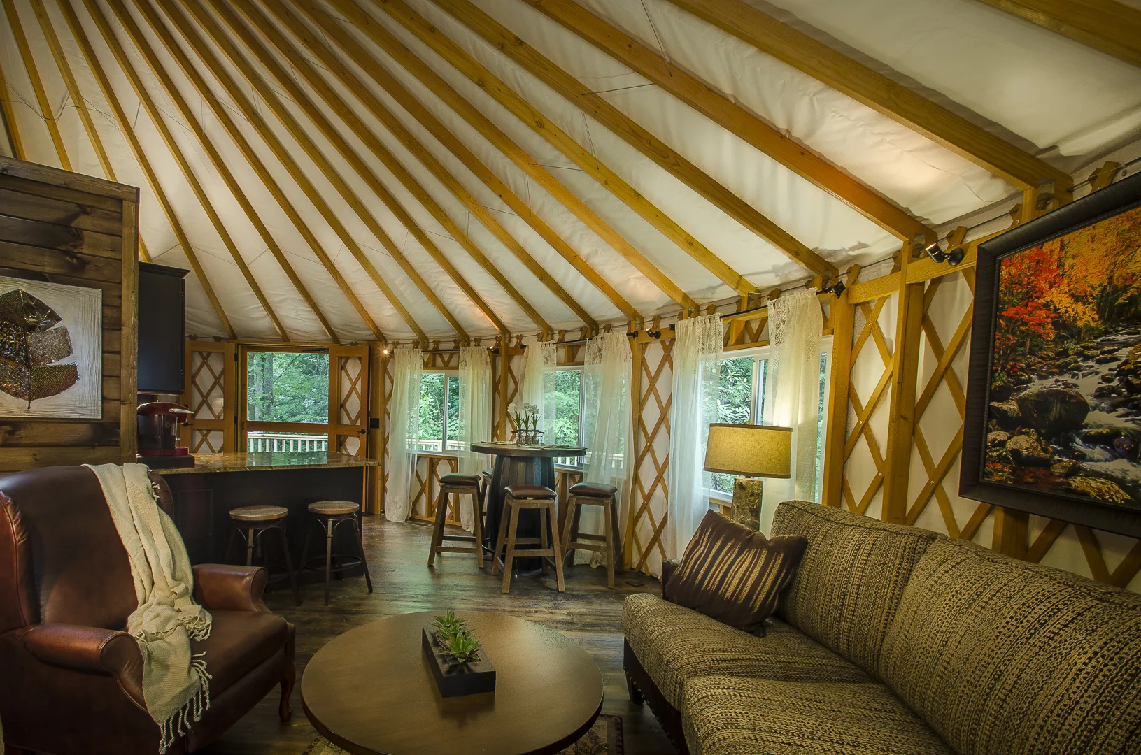 Yurt2_Living.jpg