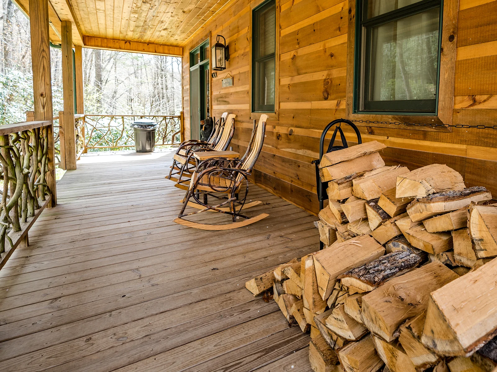 RC_exterior_porch_01.jpg
